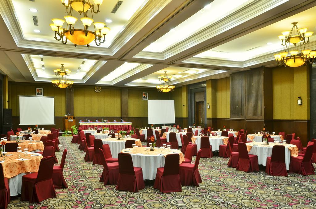 Semesta Heritage Hotel & Convention Semarang Exterior foto
