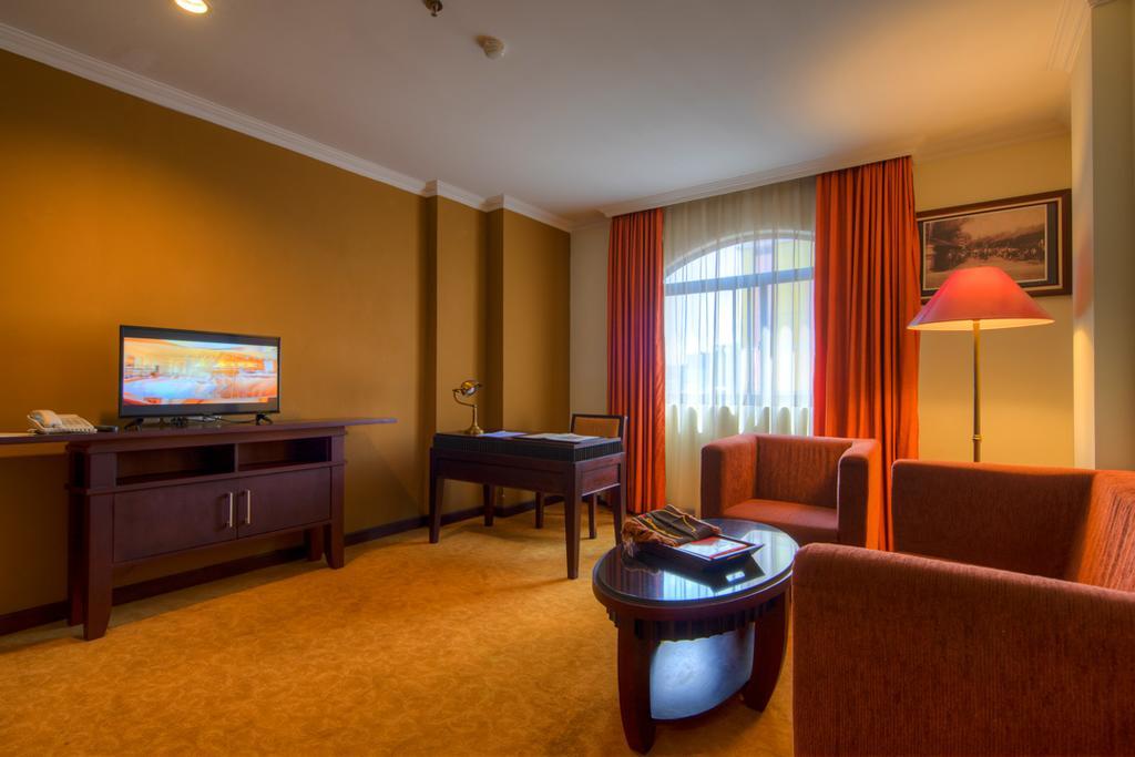 Semesta Heritage Hotel & Convention Semarang Exterior foto